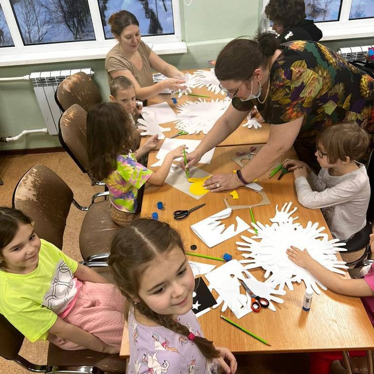 В отделении педиатрии второй мастер - класс «Украшения к Новому году»