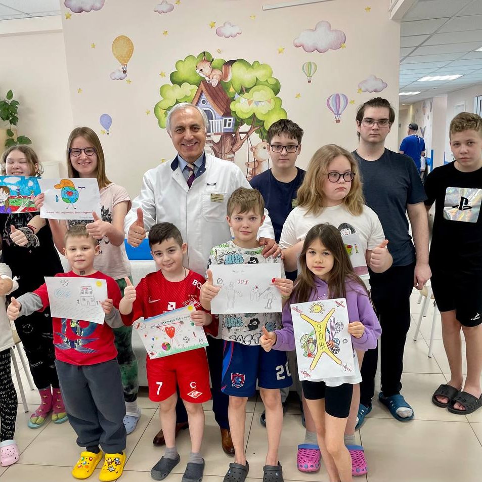 Сегодня в кардиологическом отделении в рамках Всемирного дня здоровья состоялся конкурс детских рисунков "ЗОЖ глазами детей"