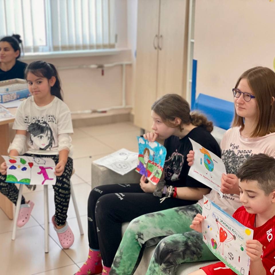 Сегодня в кардиологическом отделении в рамках Всемирного дня здоровья состоялся конкурс детских рисунков "ЗОЖ глазами детей"