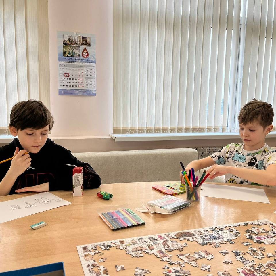 Сегодня в кардиологическом отделении в рамках Всемирного дня здоровья состоялся конкурс детских рисунков "ЗОЖ глазами детей"