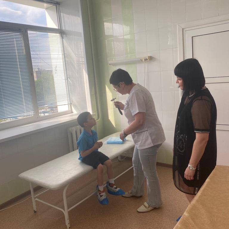 В минувшие выходные бригада наших врачей из 11 специалистов в очередной раз оказала медицинскую помощь детям в Кургане