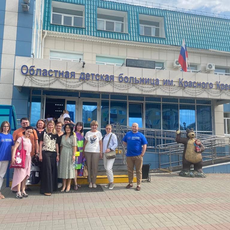 В минувшие выходные бригада наших врачей из 11 специалистов в очередной раз оказала медицинскую помощь детям в Кургане