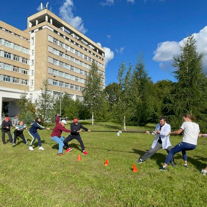 Сегодня в нашей больнице состоялась очередная ежегодная спартакиада среди наших сотрудников, посвящённая Дню нашего любимого, самого лучшего города на планете!
