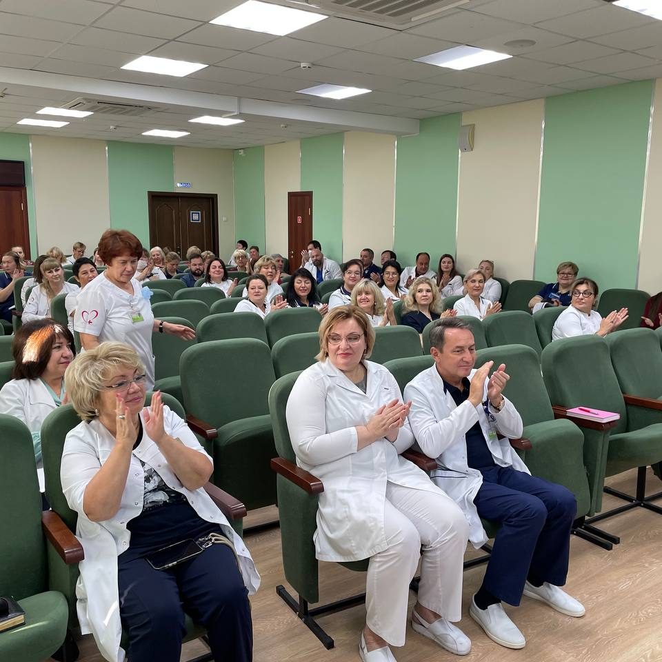 Сегодня на общебольничной конференции вручили высокие государственные награды сотрудникам больницы