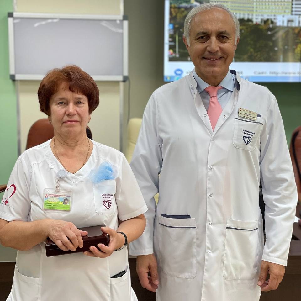 Сегодня на общебольничной конференции вручили высокие государственные награды сотрудникам больницы