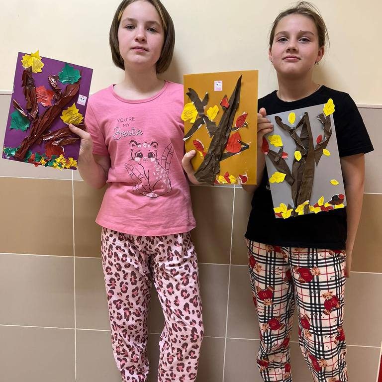 Сегодня сотрудники Дворца молодежи «Неоткрытые острова» провели увлекательный мастер-класс по декоративно-прикладному творчеству «Золотая осень».