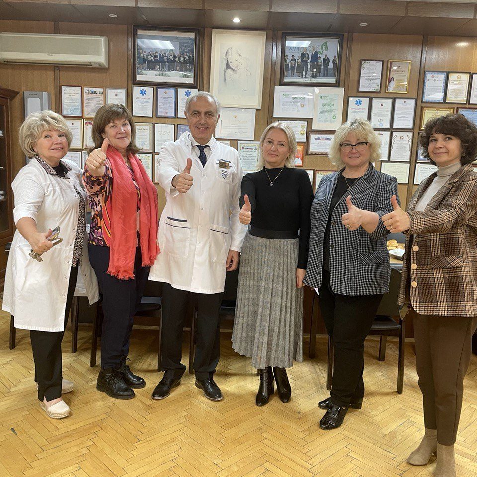 Сегодня в рамках сотрудничества по совместным проектам состоялась очередная встреча главного врача ДГКБ им З.А.Башляевой, главного педиатра ДЗМ г. Москвы Османова Исмаила Магомедовича с директорами школ