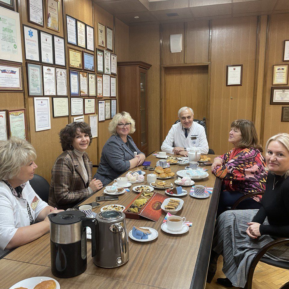 Сегодня в рамках сотрудничества по совместным проектам состоялась очередная встреча главного врача ДГКБ им З.А.Башляевой, главного педиатра ДЗМ г. Москвы Османова Исмаила Магомедовича с директорами школ