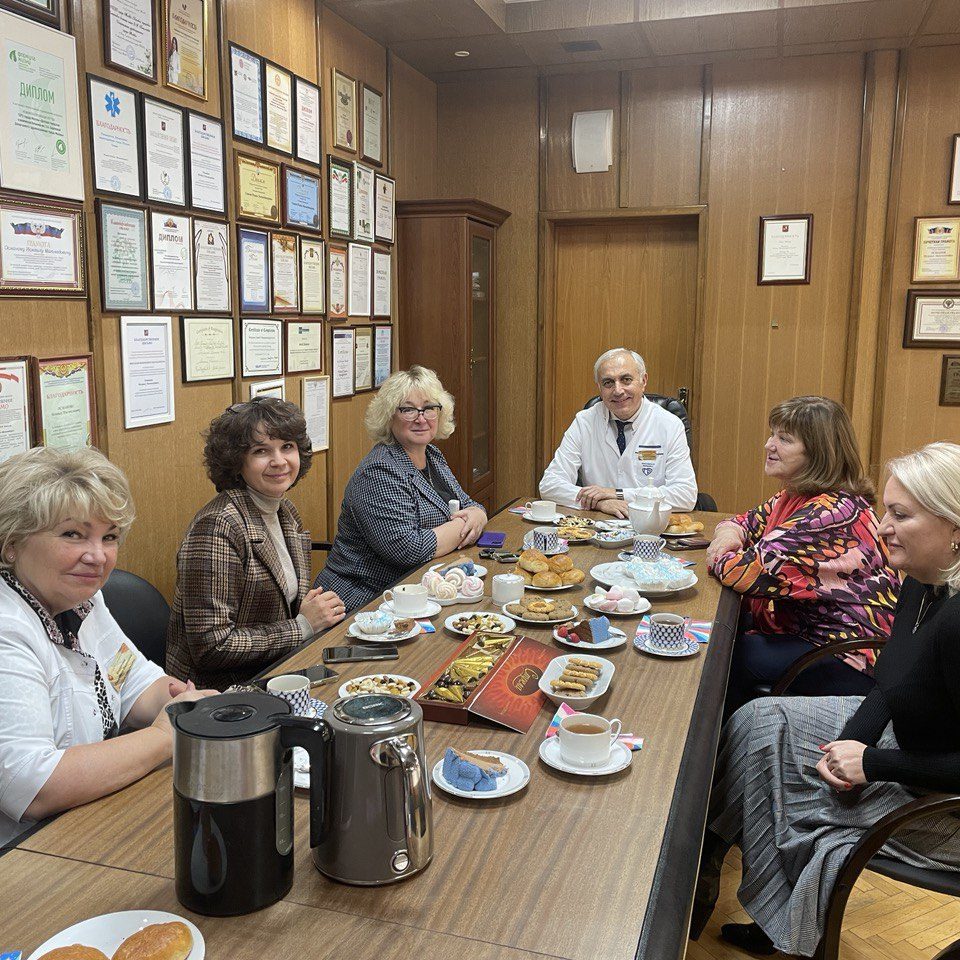 Сегодня в рамках сотрудничества по совместным проектам состоялась очередная встреча главного врача ДГКБ им З.А.Башляевой, главного педиатра ДЗМ г. Москвы Османова Исмаила Магомедовича с директорами школ