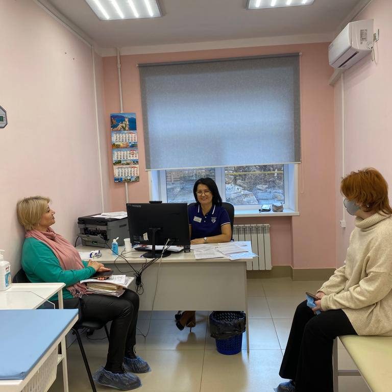 В минувшие выходные во Владивостоке вели приём 9 наших специалистов по совместной с Национальным Центром программе «Область здоровья»