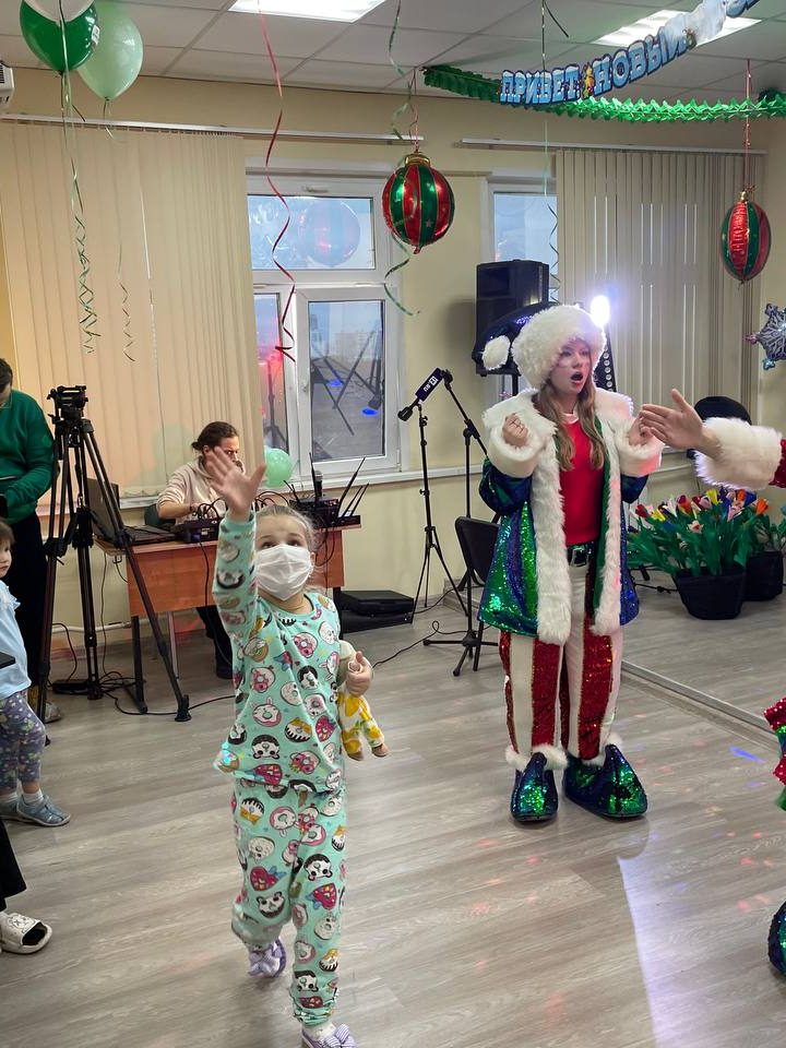 В нашей больнице состоялась добрая акция «Верить в чудо» в рамках Всероссийской акции «Десанта Дедов Морозов»