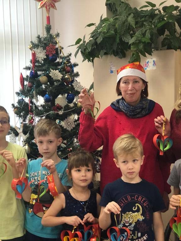 Необыкновенно увлекательный предновогодний праздник организовали педагоги- организаторы школы №1286 СЗАО в четырёх отделениях больницы для наших детей