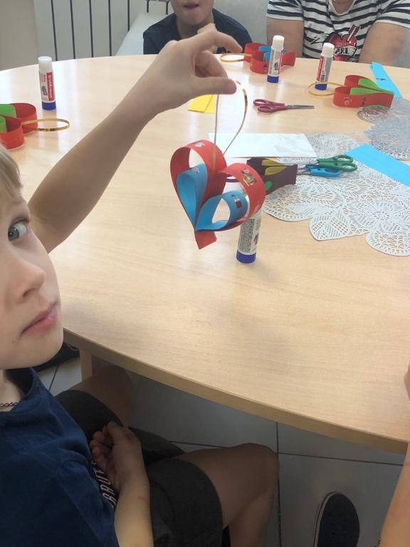 Необыкновенно увлекательный предновогодний праздник организовали педагоги- организаторы школы №1286 СЗАО в четырёх отделениях больницы для наших детей