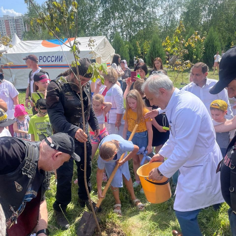 Ярко, весело и солнечно: ДГКБ им. З.А. Башляевой отметила Международный день защиты детей