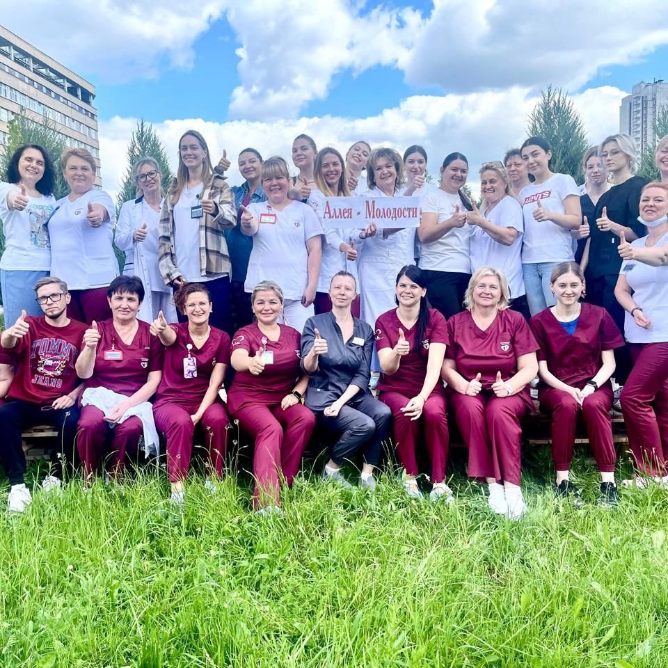 Аллея здоровья и молодости ДГКБ им. З.А. Башляевой преобразилась в юбилейный год