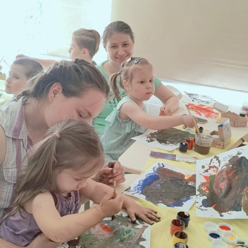 Рисуем лето – мастер-класс для пациентов детской больницы им. З.А. Башляевой