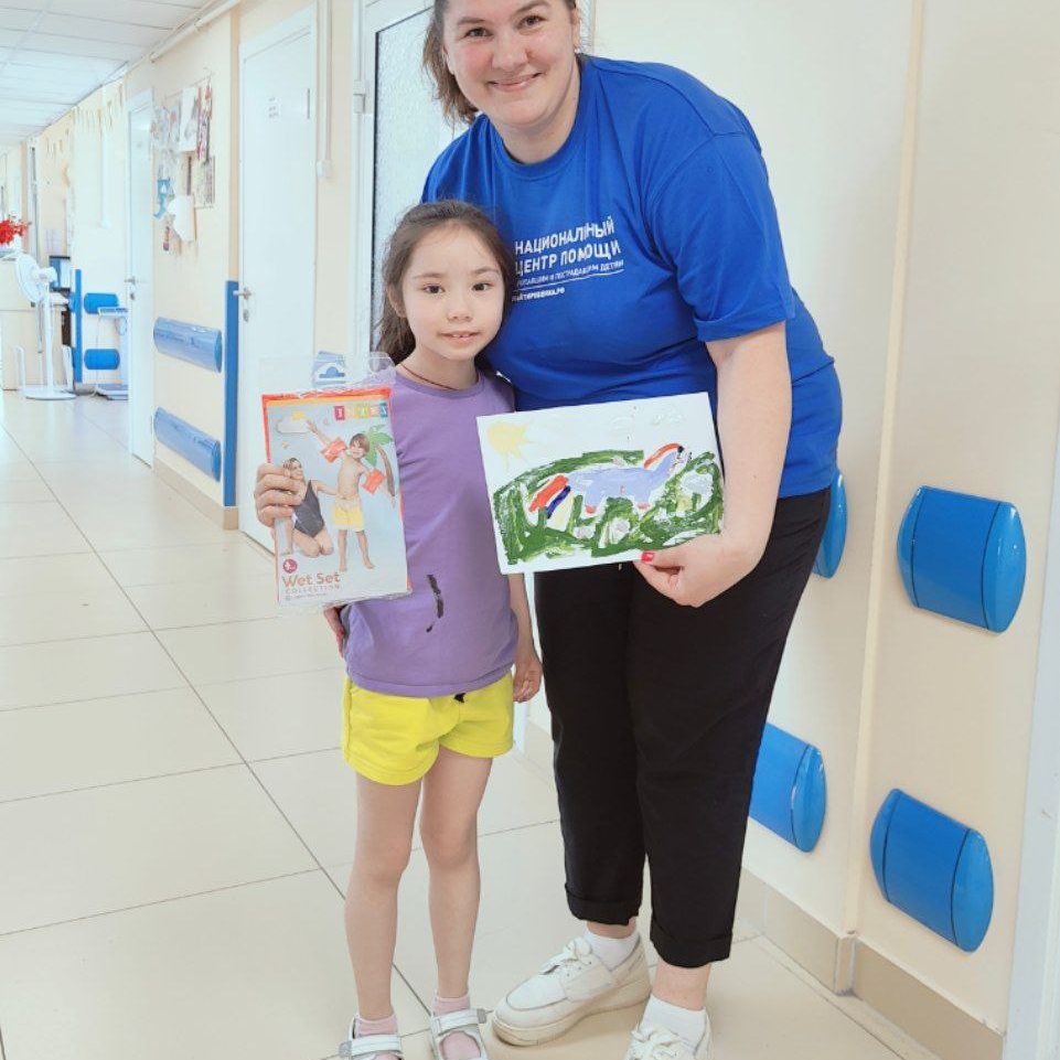 Рисуем лето – мастер-класс для пациентов детской больницы им. З.А. Башляевой