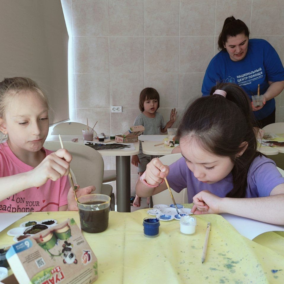 Рисуем лето – мастер-класс для пациентов детской больницы им. З.А. Башляевой