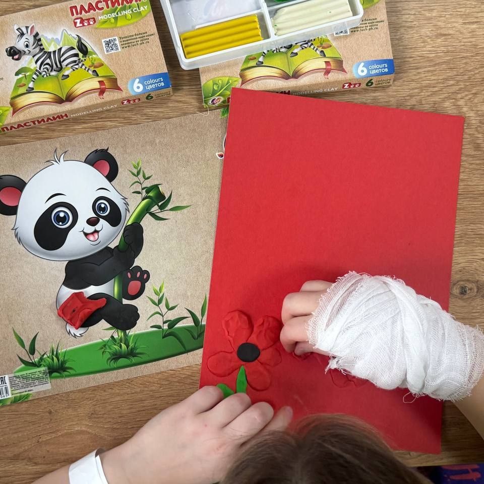 Подарок маме – мастер-класс для маленьких пациентов