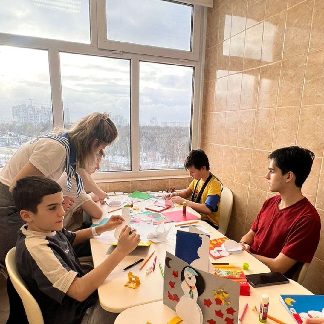 Пациенты ДГКБ им. З.А. Башляевой готовятся к Новому году