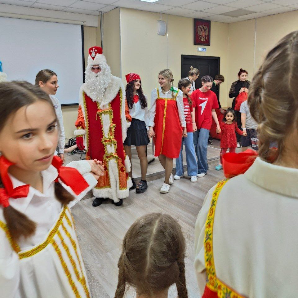 Медколледж № 5 поздравил пациентов больницы с Новым годом