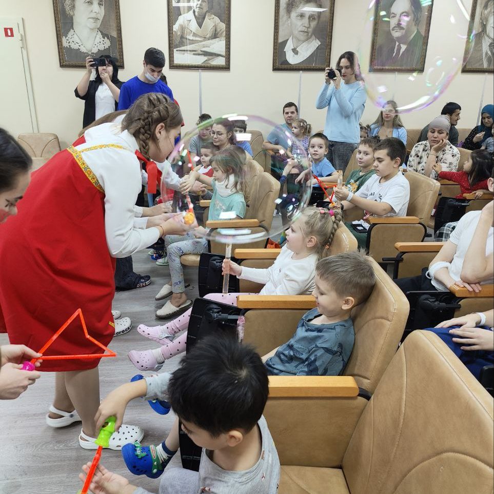 Медколледж № 5 поздравил пациентов больницы с Новым годом