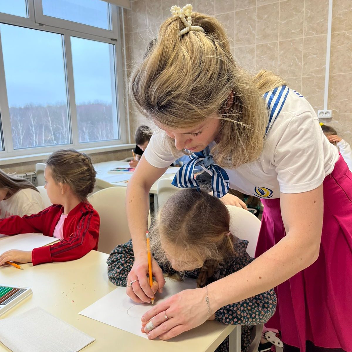 Пациенты ДГКБ им. З.А. Башляевой создают необычные картины