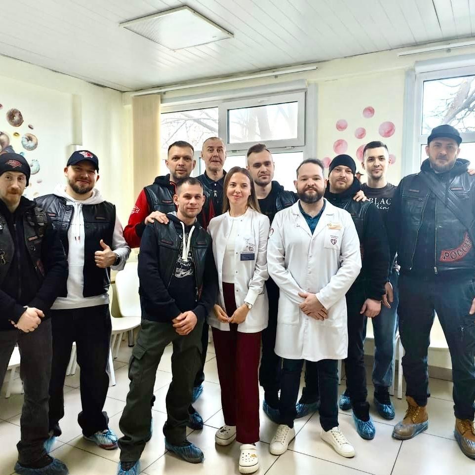 «Ночные волки» вручили подарки пациентам ДГКБ им. З.А. Башляевой