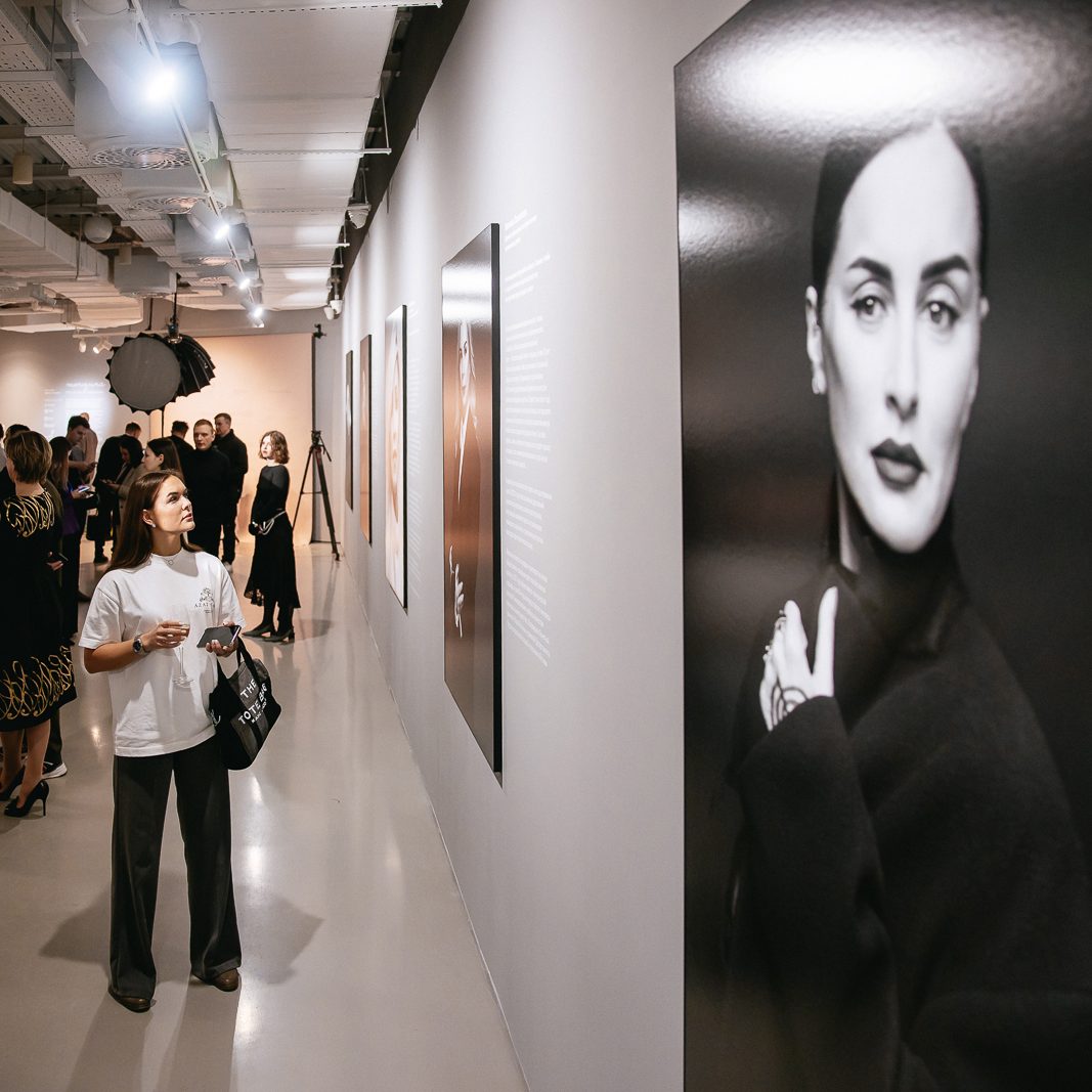 Анастасия Ракова рассказала об открытии фотовыставки Комплекса социального развития Москвы