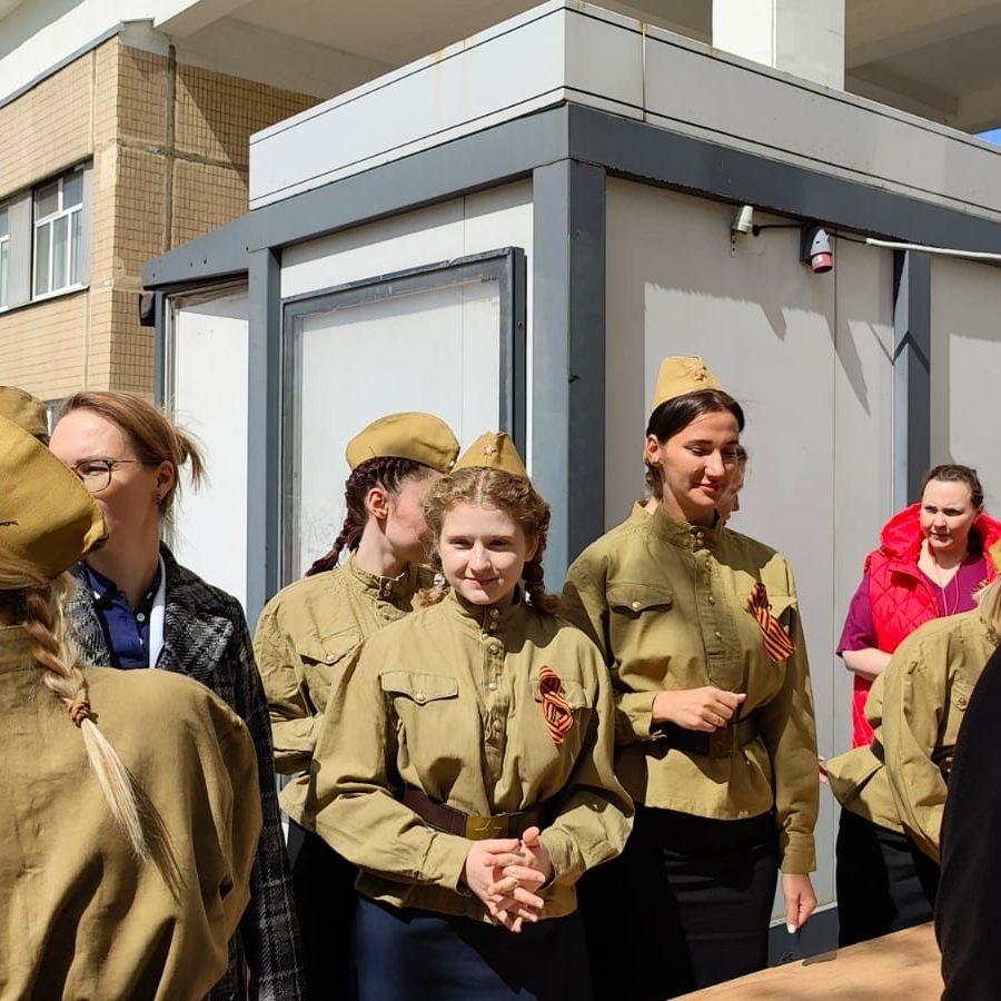 Торжественное шествие по Аллее Славы