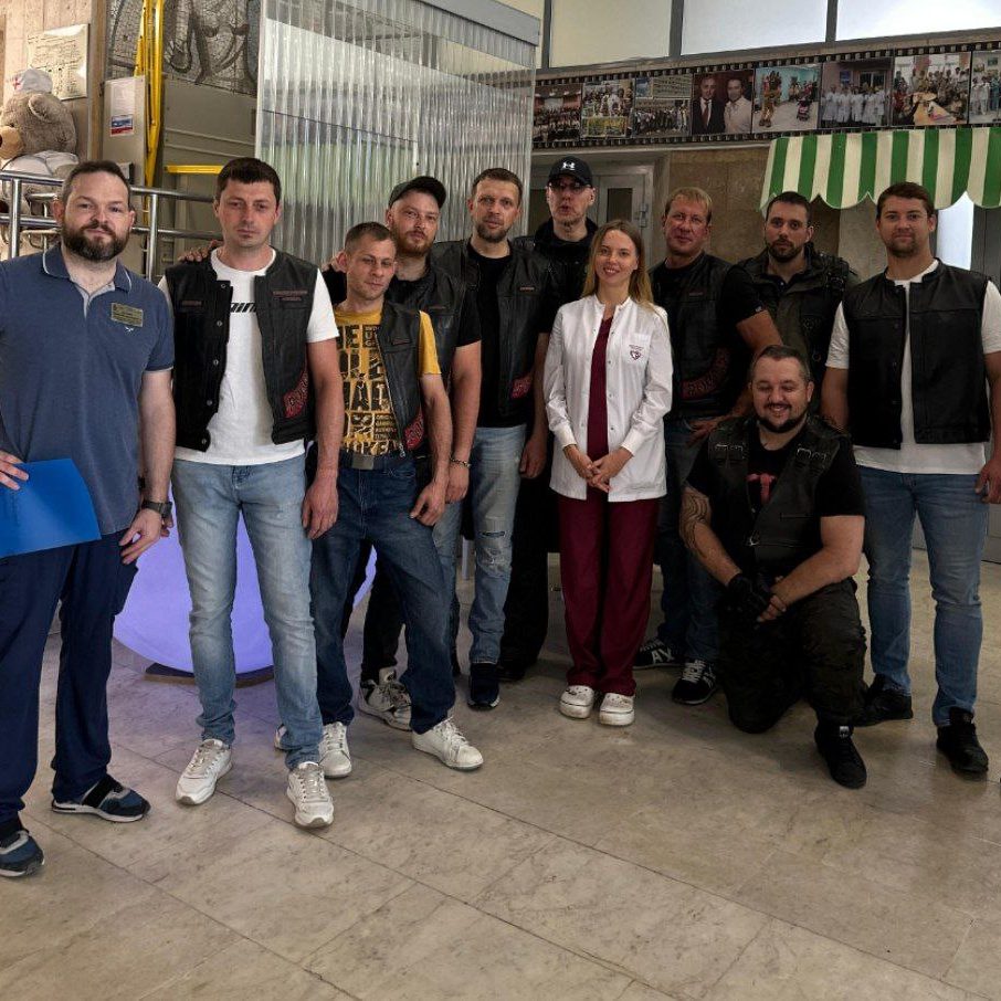 «Ночные волки» поздравили пациентов с Днем защиты детей