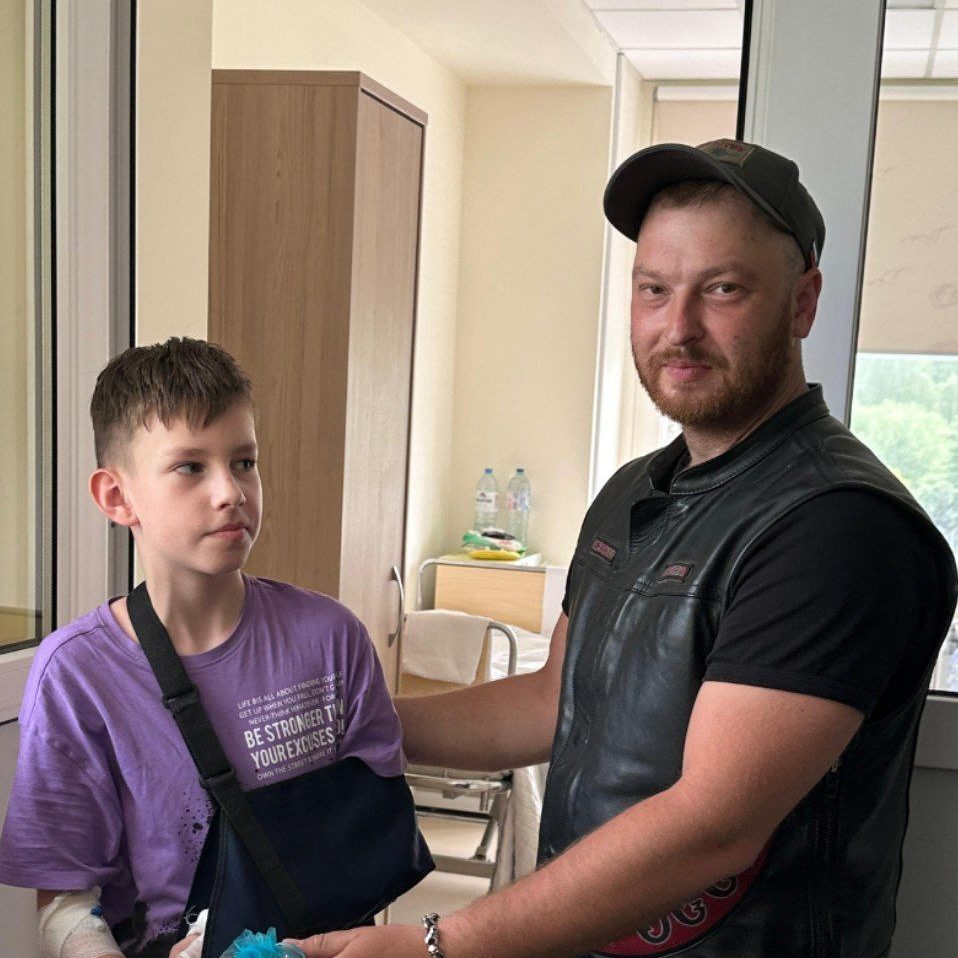 «Ночные волки» поздравили пациентов с Днем защиты детей